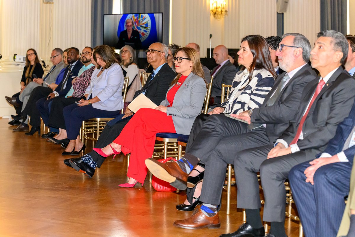 EspOEA's tweet photo. Felicitamos al #CírculoÑ por la celebración de la Primera Semana Interamericana del #IdiomaEspañol en la OEA. Agradecemos al @SG_OEA_OAS por acompañarnos.

#CírculoÑ #23Abril #DíaDelEspañol #EspañaEnLaOEA @CarmenMonton @MPColombiaOEA @CostaRicaOEA @Ecuador_OEA https://t.co/is2tYfoXvJ