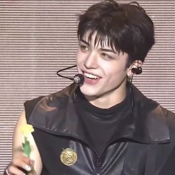 THE EYES THE EYS THEEE EYEYSSSYYWE