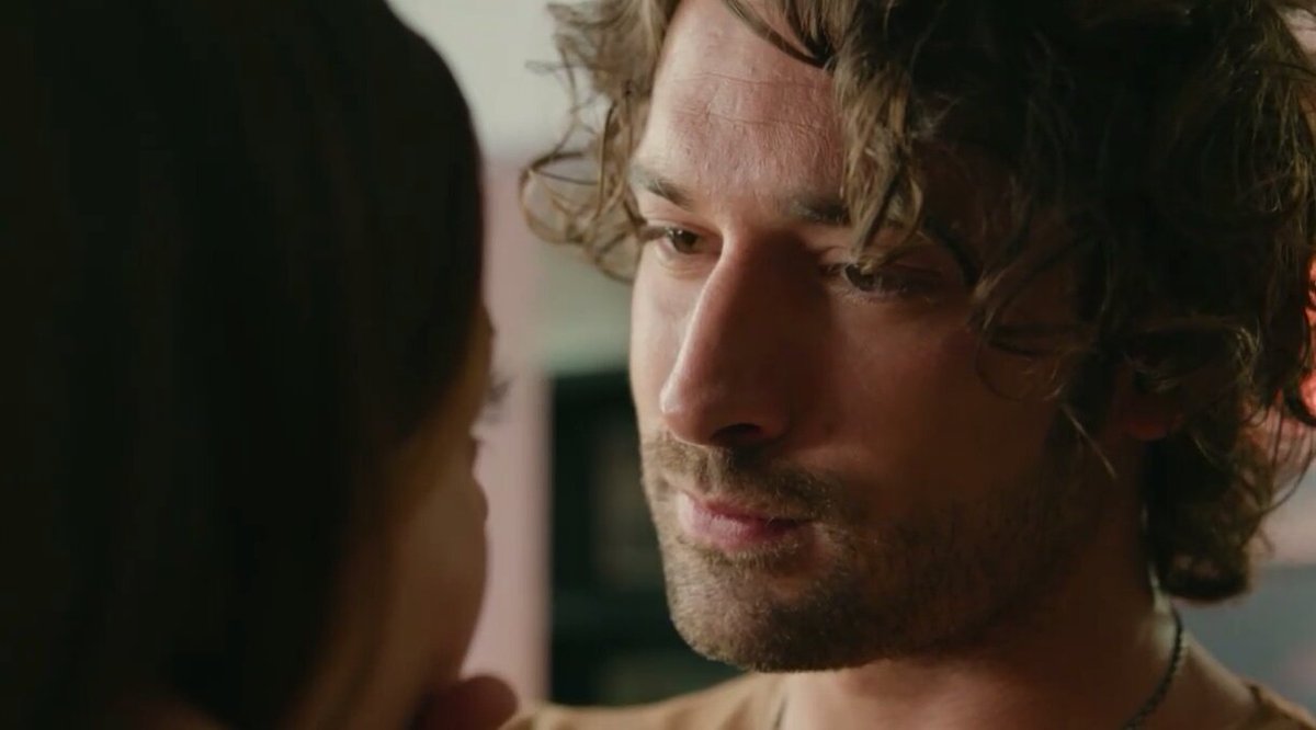 "L'ho capito dal nostro primo bacio, e adesso ne sono più che sicuro, tu sei pazza di me."

#BeMySunshine