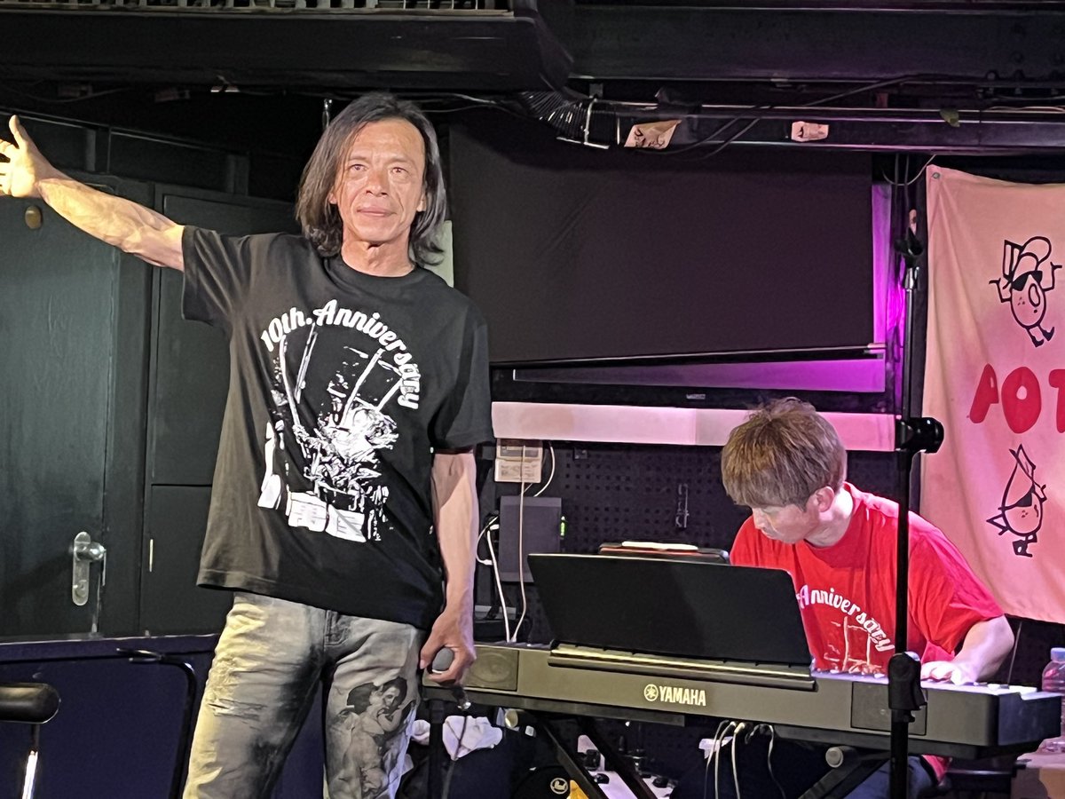 apache69de74's tweet photo. 2026.4.18
萬屋10周年ワンマン
楽しい夜でした‼︎
萬屋さん10周年おめでとう🎉 https://t.co/kJMZKxSQPq