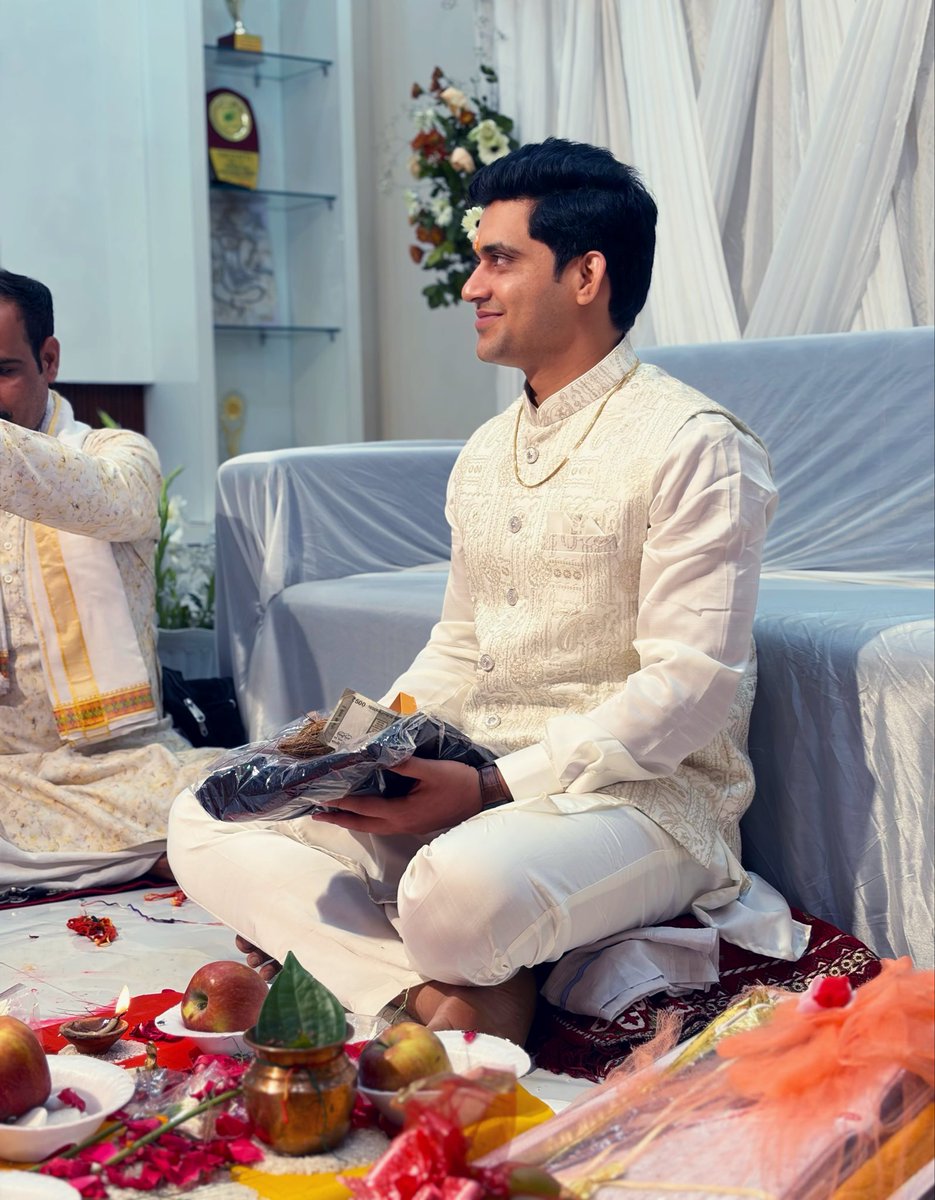 PragyaS16688902's tweet image. Life update : ENGAGED ❤️🥹 

#engaged #wedding #lifeupdate #newchapter #love