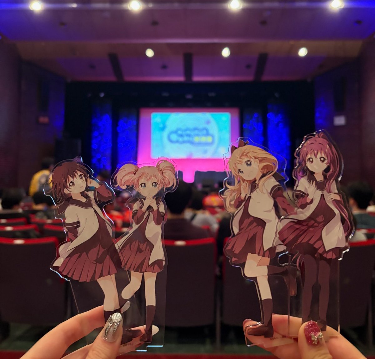 あやな tweet media