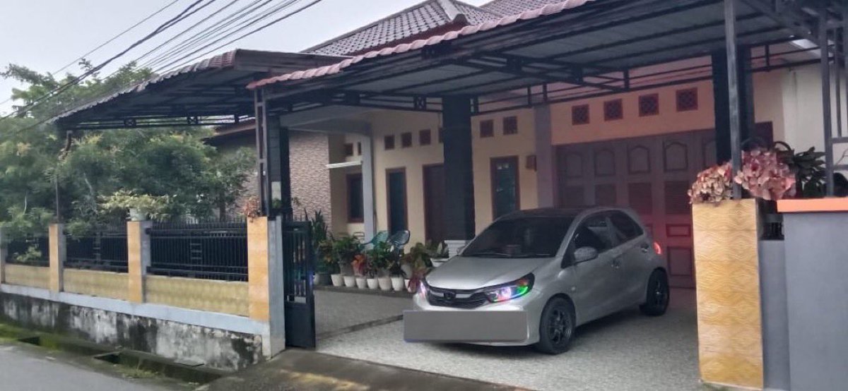 HELP RT DIJUAL RUMAH
Semi furnished

📍PEKANBARU, RIAU 
Luas 549 m2
KT 4
KM 3
Gudang
Garasi

 - Lokasi strategis (jalan besar / dekat bandara / bebas banjir)
- Rumah masih layak huni (nggak banyak renov)
- Lingkungan bagus (jalan lebar)

Harga di 1,7M 🙏

Boleh nego silakan DM 🙌