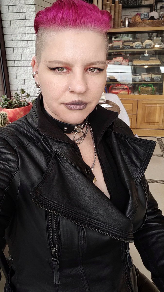 fetish_anna's tweet photo. Real slavic stare https://t.co/q3t0zFrfIf