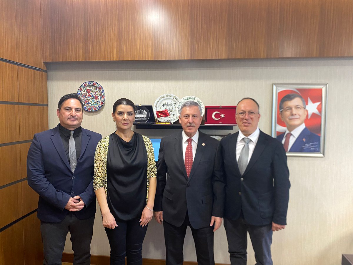 Dişheksen Sendikası Kurucu Genel Başkanı Uzm. Diş Hekimi Banu Yıldırım,
Dişheksen Sendikası Genel Başkan Yardımcısı Diş Hekimi Dağhan Erbaz ve
Dişheksen Sendikası Genel Başkan Yardımcısı Prof. Dr. Kıvanç Kamburoğlu’nun
TBMM’de gerçekleştirdikleri nazik ziyaretleri için teşekkür