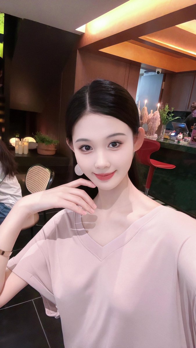beibei8288's tweet photo. 你是不是偷偷想我了，不然我怎么突然打喷嚏。 https://t.co/4oHz9HnU9j
