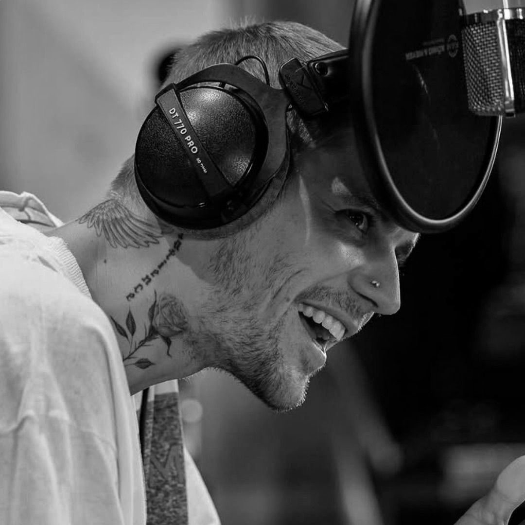 Dono da indústria! Justin Bieber tem CINCO músicas de CINCO ÁLBUNS DIFERENTES no top 10 do ranking global do Spotify:

1. “Beauty And A Beat” do “Believe”
5. “DAISIES” do “SWAG”
6. “Baby” do “My Word 2.0”
9. “Confident” do “Journals”
10. “Sorry” do “Purpose”