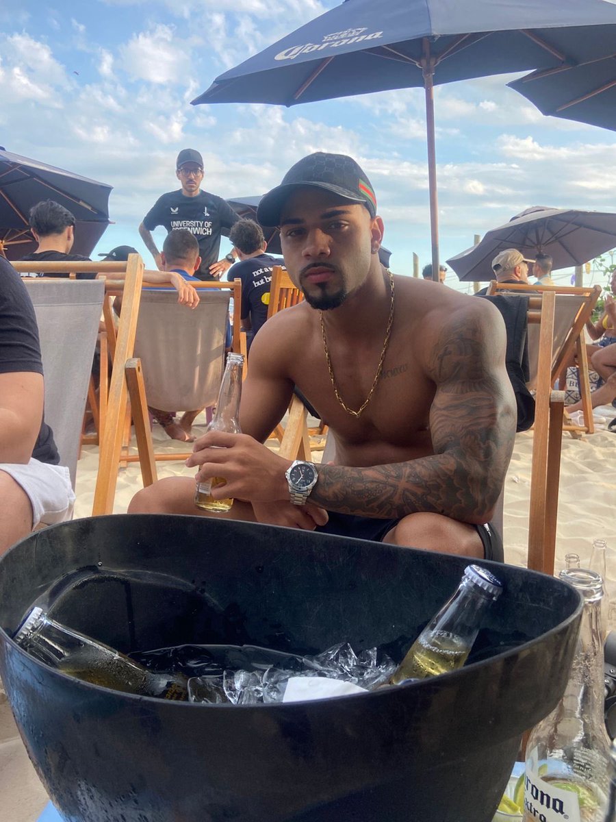 S I L V E I R A tweet media