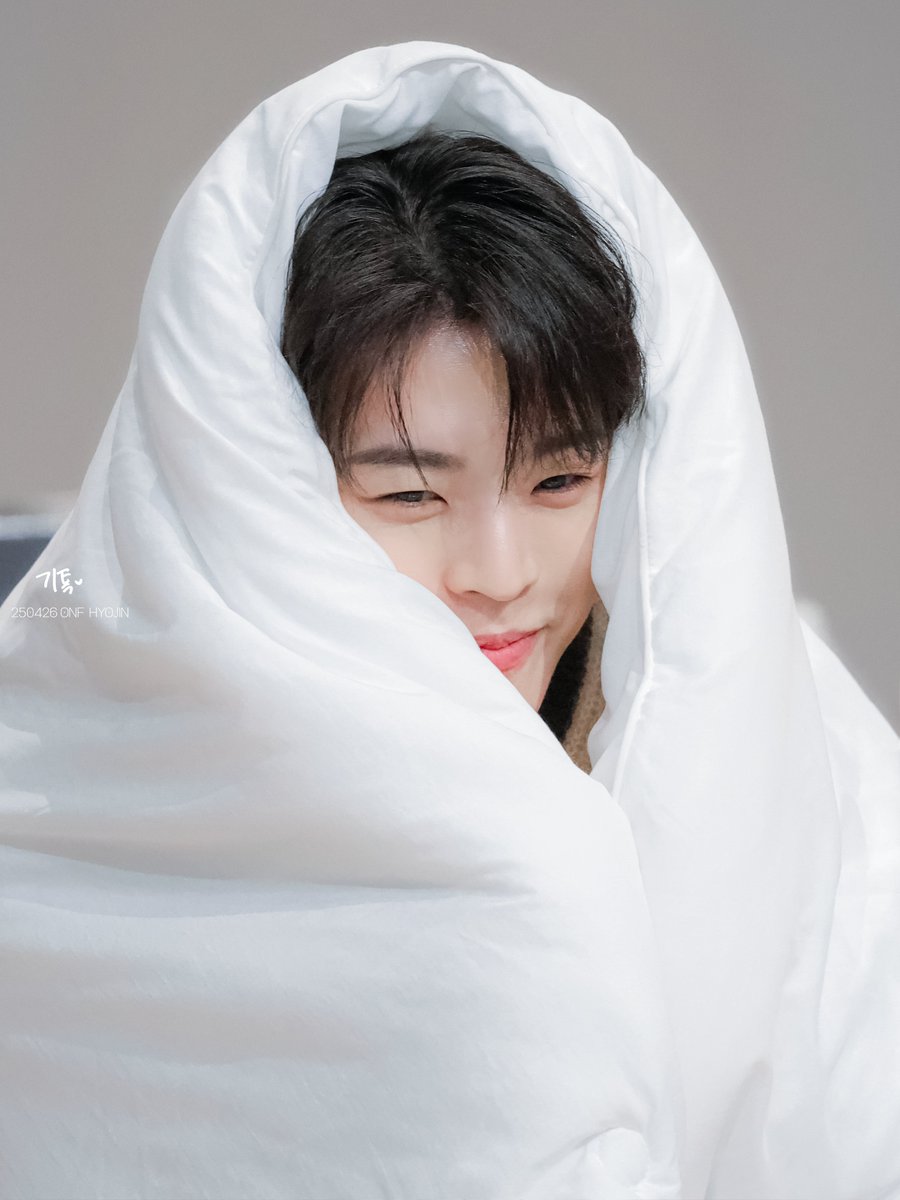 giteukONF's tweet photo. 💡#HAPPYHYOJINDAY 𝙀𝙑𝙀𝙉𝙏💡

효진이의 생일을 축하하며
#RT 추첨 2분께 미니액자를 드립니다 .ᐟ ❤️

🦌 기특오프 계정에서 효진사진 선택 가능
🥄 한국 주소 필요
🦌 퓨즈 한정
🥄 4/23 목요일 오후 효진시 당발

#퓨즈의봄은_효진인가_봄
#YUMMY_HYOJIN_BDAY https://t.co/Y8doLBYRMx