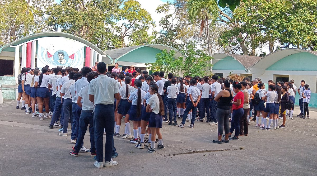 Se realizó recorrido de Continuidad de Estudio por parte de la Formación Pedagógica y el Palacio de Pionero Máximo Gómez, con estudiantes de 9no grado en la ESBU William Soler Ledea.
#EducaciónJiguaní #EducaciónGranma
 #CubaMined