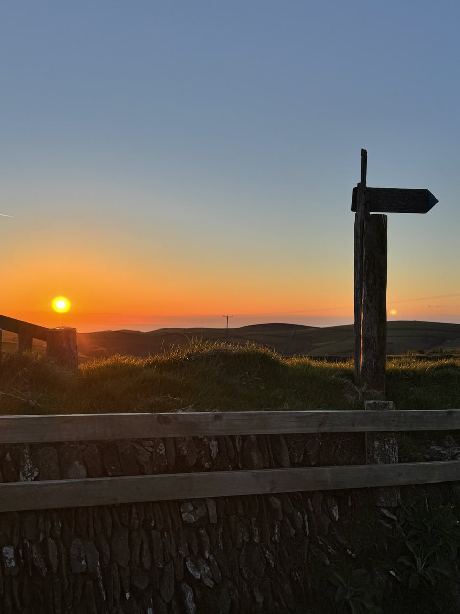 Grumbrela's tweet image. #sunset on Exmoor 🌅

#Exmoor #Devon