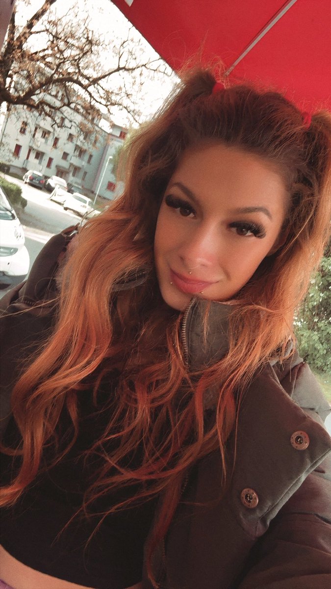 Larissa-TS tweet media
