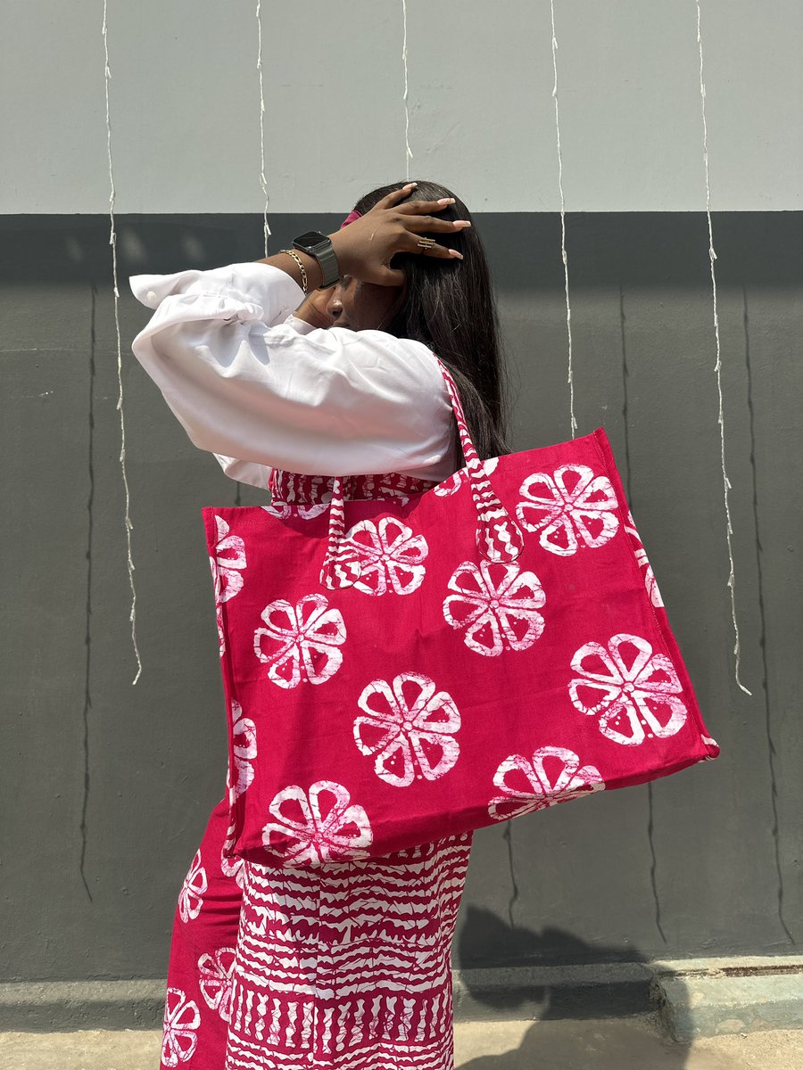 thearikesamuel's tweet photo. Please we are still in the era.

Get cute totes like this from @byarikesamuel 💐 https://t.co/TGOniv23Cx