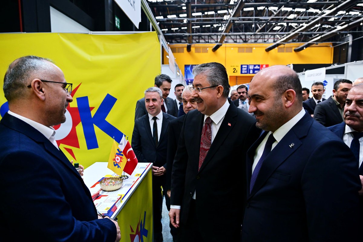 GurhanAlbayrak's tweet photo. Eskişehir’imizin üretim gücü, gençlerimizin enerjisiyle buluşuyor ✨

Valimiz Sayın Dr. Erdinç Yılmaz ve kıymetli hazirûnla birlikte METİF 2026: Mesleki ve Teknik Eğitim İstihdam Fuarı’nın açılış programına katıldık. 
 
Havacılık, raylı sistemler ve savunma sanayii gibi stratejik alanlarda "nitelikli insan kaynağı" en büyük gücümüz.  
 
Gençlerimizi hemen her sektörde istihdamla buluşturan bu anlamlı organizasyonda emeği geçen tüm paydaşlarımızı kutluyorum.