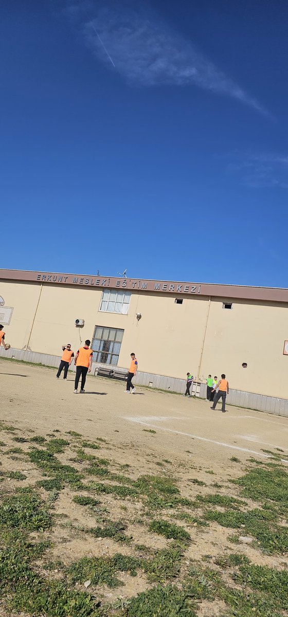 EgitimErkunt's tweet photo. Okulumuzda sınıflar arasında futbol turnuvası başlamıştır. https://t.co/1QxMSVCL7M
