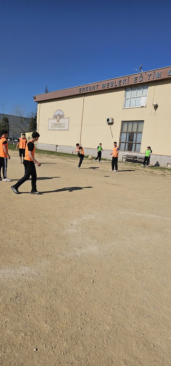 EgitimErkunt's tweet photo. Okulumuzda sınıflar arasında futbol turnuvası başlamıştır. https://t.co/1QxMSVCL7M