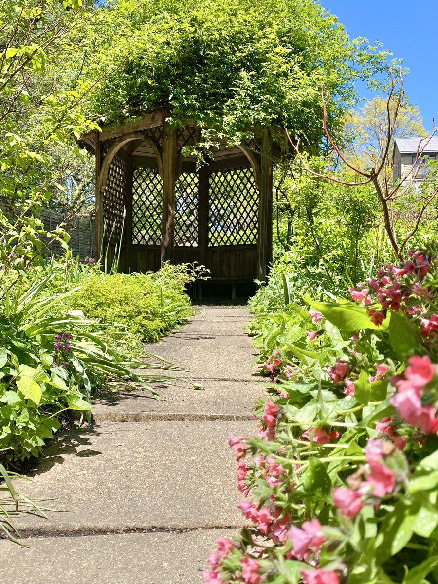 ＼\毎年大好評企画/／

アフタヌーンティー撮影ができる「英国式庭園でコスプレロケ撮影会」を開催します☕️💐

参加規約をご確認の上、お申込みください。
先着順となりますのでお早めにご検討くださいませ🙇‍♂️

⬇️詳細
note.com/ooraka_cosbu/n…

⚠️キャンセル料がかかる場合があります。

#すわコス部