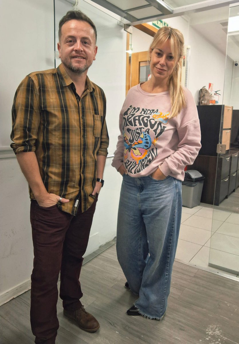 leoguevara80's tweet image. #LosDeLas6 otro día madrugando con las noticias #Martes en #Mitre @lucreciacarbal3 📸🎧