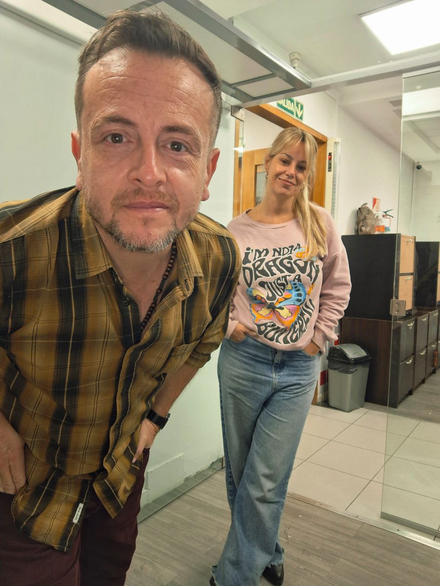 leoguevara80's tweet image. #LosDeLas6 otro día madrugando con las noticias #Martes en #Mitre @lucreciacarbal3 📸🎧