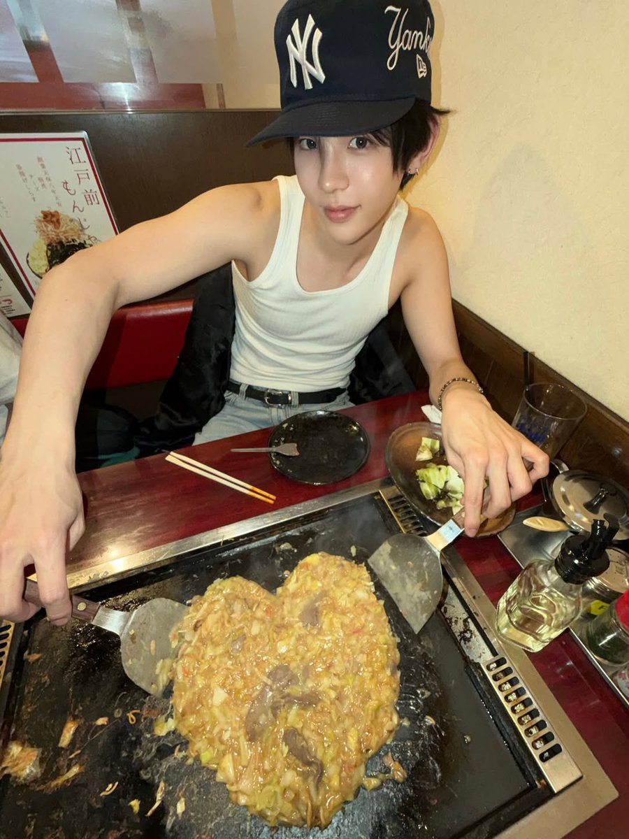 jari ໒꒱ tweet media