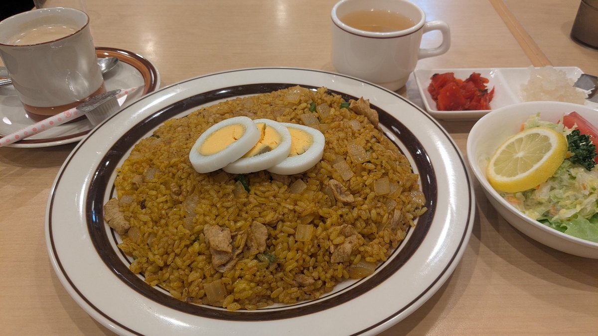 ピラフ風ドライカレーセット、インディ。 大森のカレー店。 メニューに