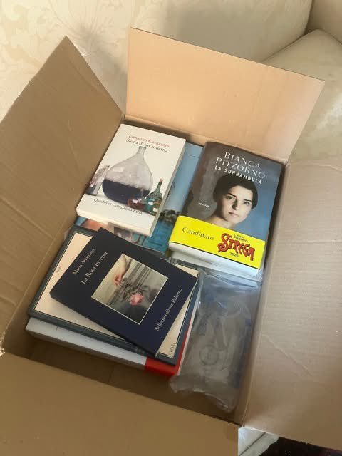 A volte anche le piccole grandi cose regalano emozioni… Sono arrivati i 
libri del <a href="/PremioStrega/">PremioStrega</a>, adesso al lavoro!