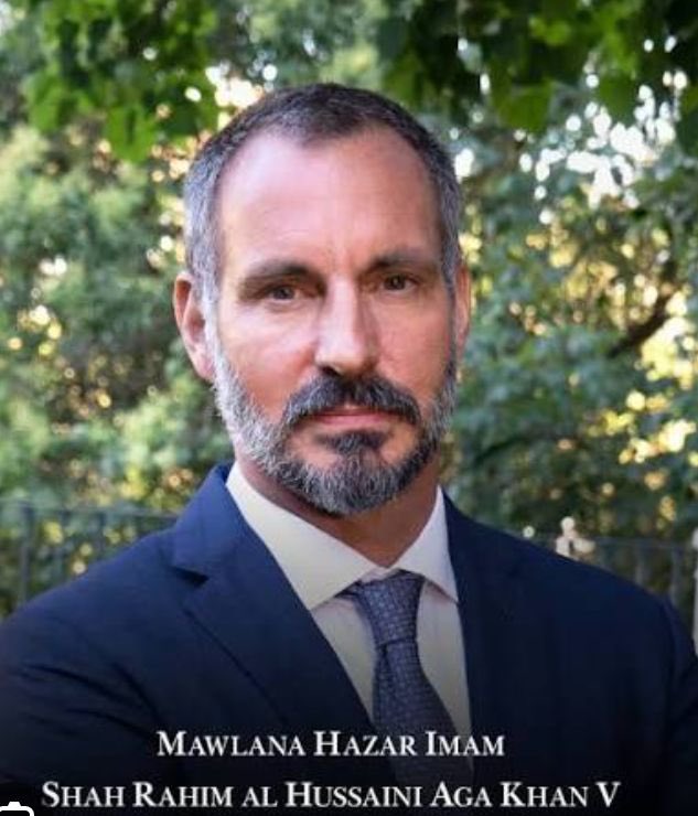 خواستم بگم من با شاه شدن آقا خان در ایران مشکلی ندارم🫠
اصلا موروثی و اینا دیگه مهم نیست برام😬