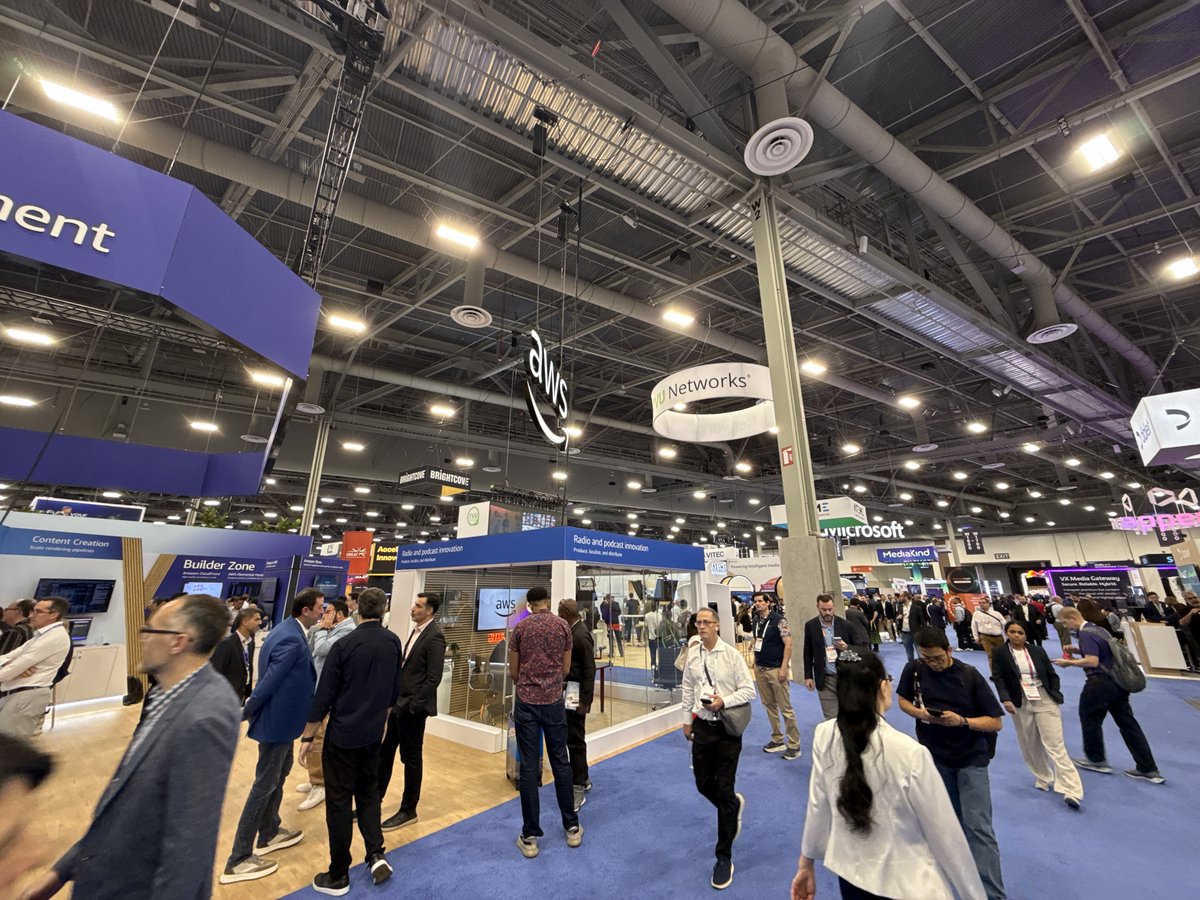 The energy at #NABShow is going strong!

Sebastian and Jerry have been busy navigating the floor, exploring the latest tech, and having insightful conversations.

If you’re at the show, let’s connect:  deviceatlas.com/events/nab-202…

#MediaTech #IndustryNews