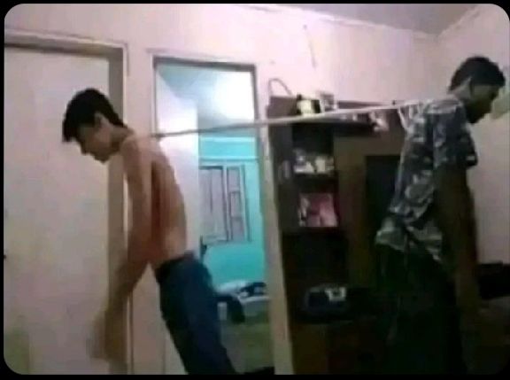 sparrowtweets__'s tweet photo. Me to my roommate "mwenye atakufa haraka ndiye atapika" https://t.co/aHqirGlz6t