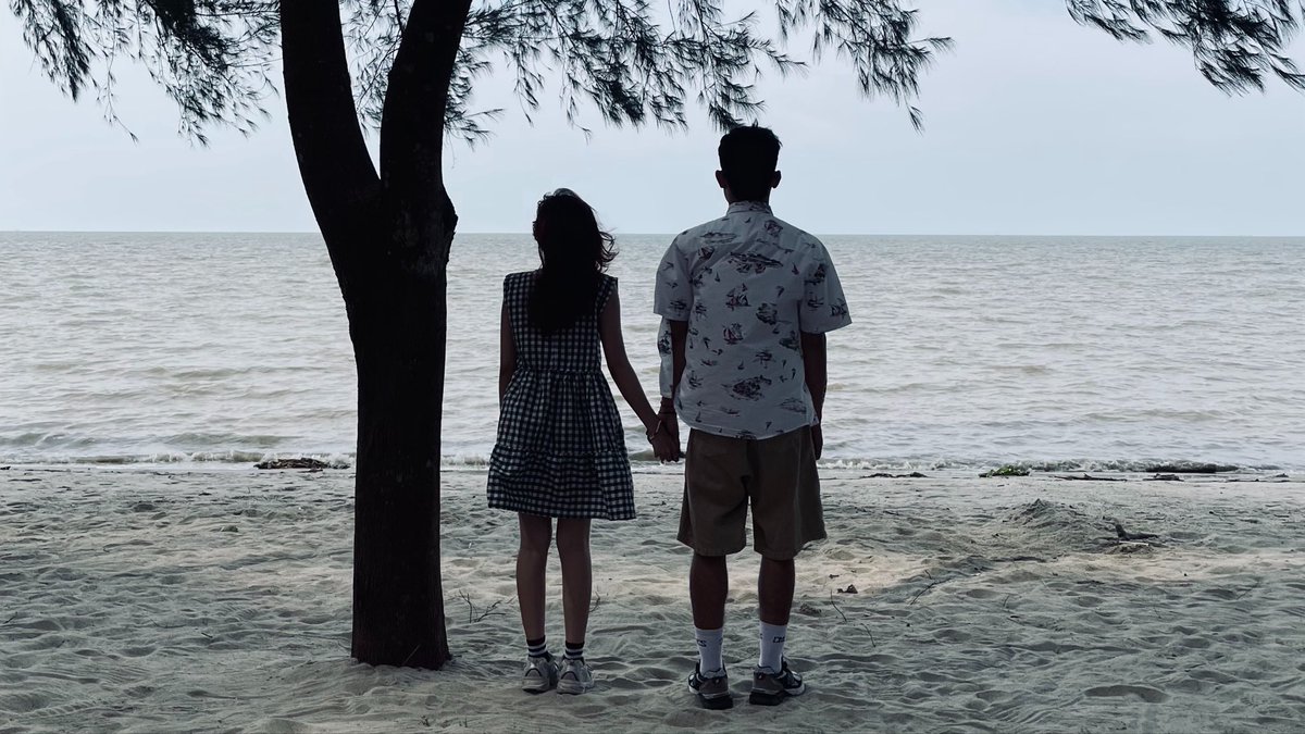 cancerbehavior's tweet photo. yang paling effort nyari supply buat nge brew di pantai, and always make sure everything goes well, i love you baby <3 https://t.co/lg4fjJOjnC