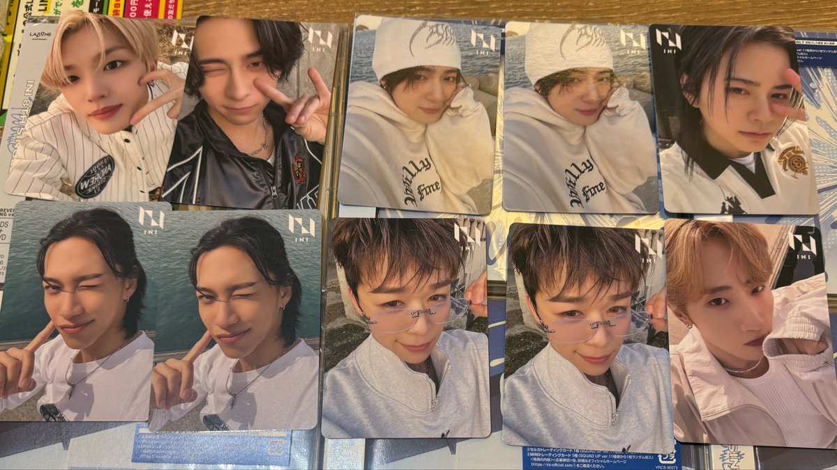 メガタニ tweet media