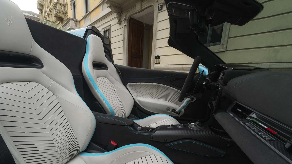 AUTO_REV tweet media