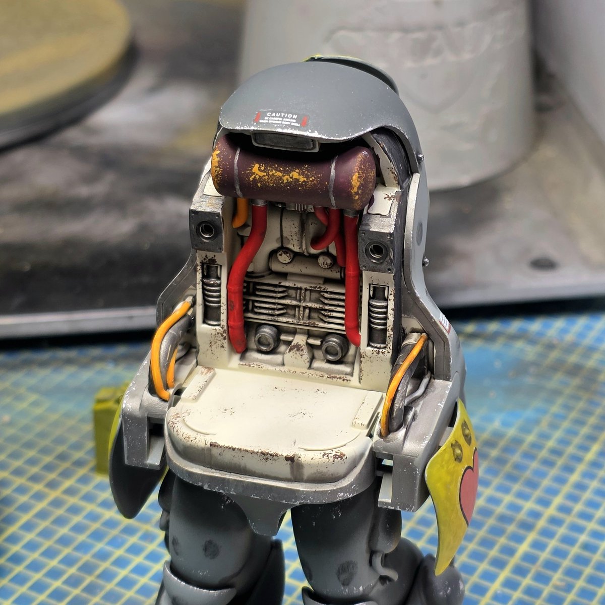 Rulaman_1's tweet photo. Started on the diorama base for the Ammoknight. Will try to use cork to model rock.

The Knight itself got some weathering and the decals 😊

 #modellbau #modellbauer #scalemodel #scalemodeler #JFFScaleModels #HistScaleModels https://t.co/ALW9J7OkFB