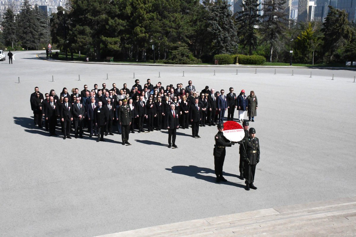 TSKElele's tweet photo. TSK Elele Vakfı'nın kuruluşunun 30'uncu yıl dönümünde; Vakıf Genel Müdürü (Em.) Tuğgeneral Lokman EKİNCİ Başkanlığında, Anıtkabir Ziyareti ve Atatürk Mozolesine Çelenk Koyma Töreni icra edilmiştir. https://t.co/G5gBfJ5zDW