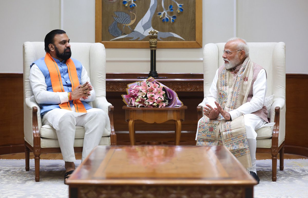 PMO India tweet media