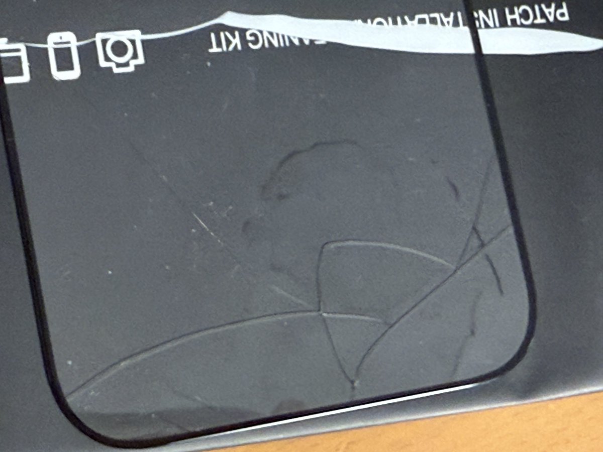 Ciel_Sebas's tweet image. 今年に入って
カメラレンズカバーを
割ること4回

昨日 とうとう
画面のガラスフィルムを割った

ﾁ━━( ꒪⌓꒪)━━ﾝ･･･

本体が無事で良かった

#iPhone #画面 #ガラスフィルム