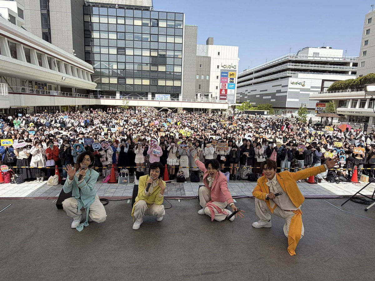 モナキ tweet media