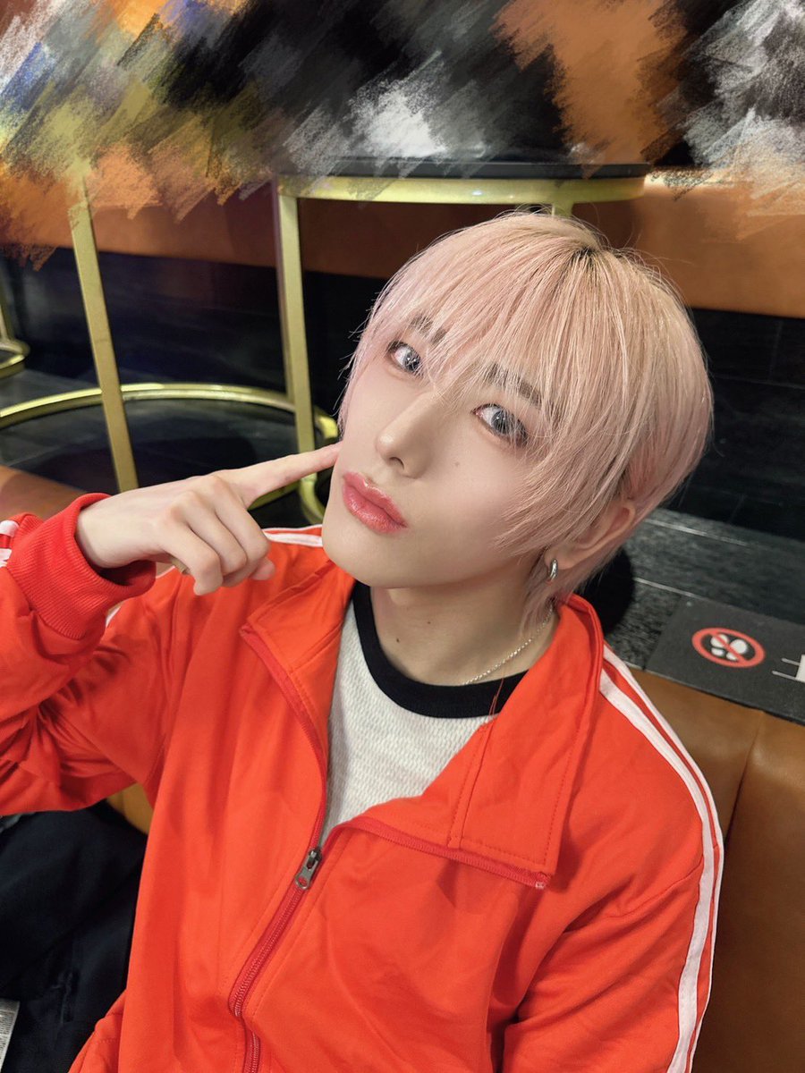 LUX / NOX Official Account tweet media