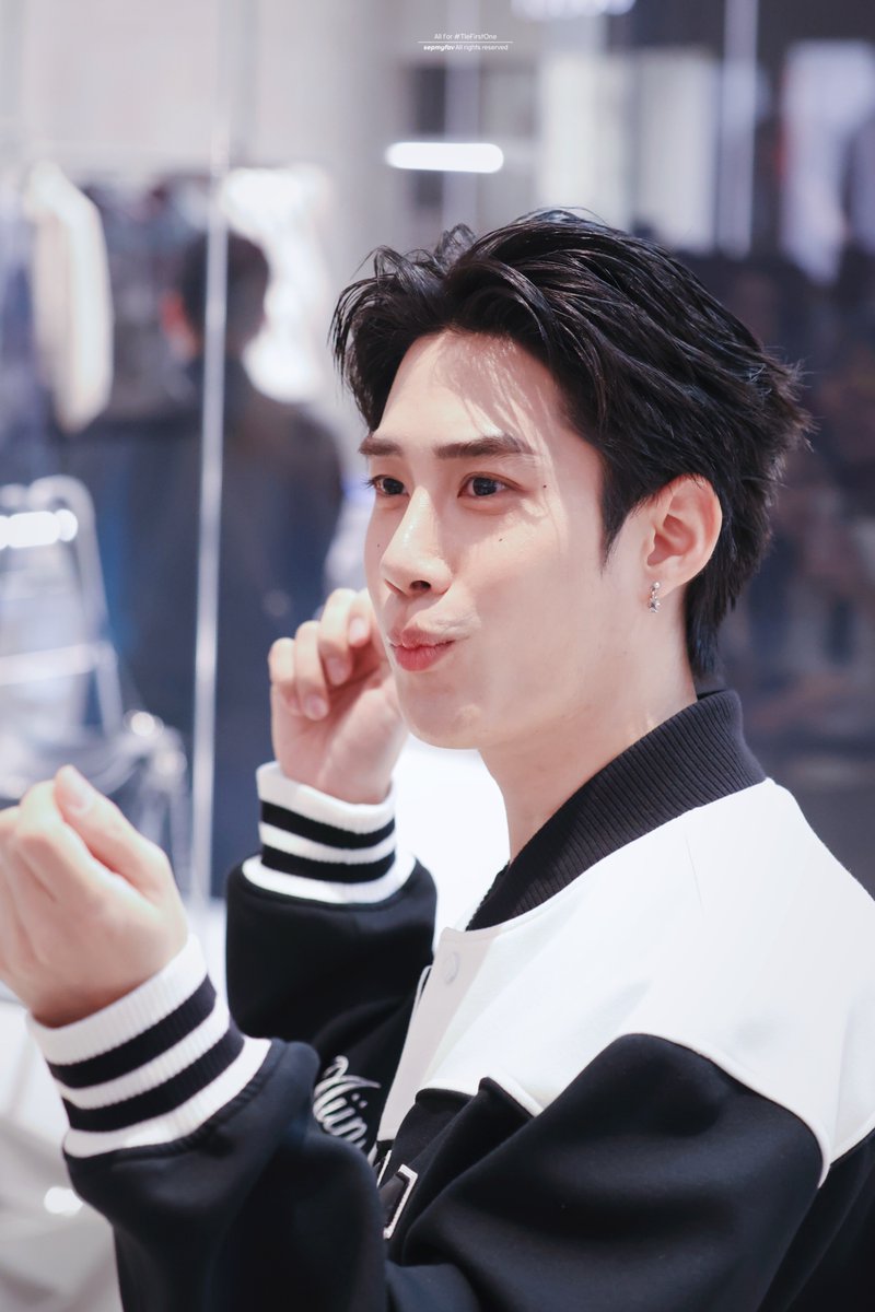 ꙳.🍎 sep! tweet media