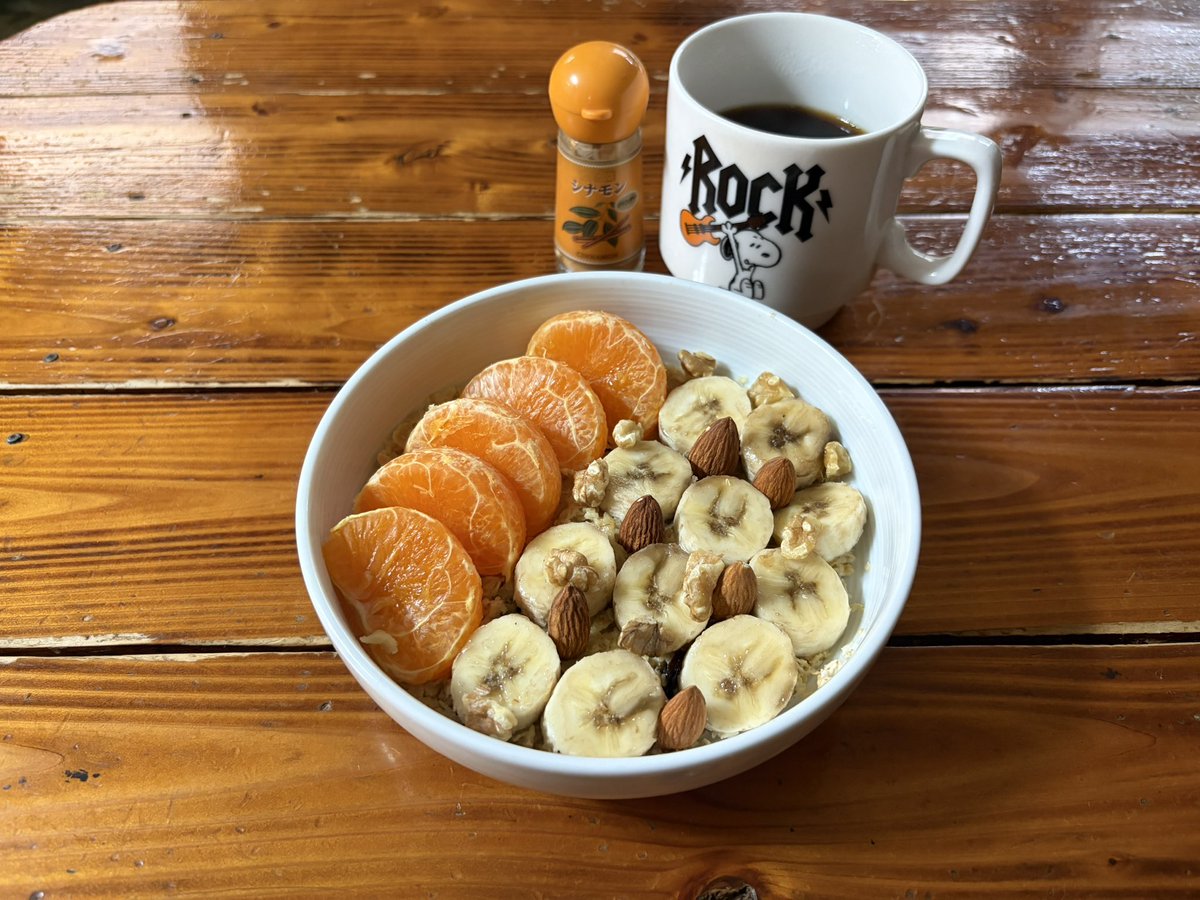 vegelovecat's tweet image. 昼飯は使い残しあれこれ入れて豆乳クリームスープペンネ ミックスビーンズ レンズ豆入り
朝飯はポリッジ コーヒー
 #vegan #ヴィーガン #保護犬を家族に #保護猫を家族に
気が重くなる話ばかりだね
殺傷武器の輸出で儲け世界のどこかで紛争が続くのを望むような国になるのは嫌だ