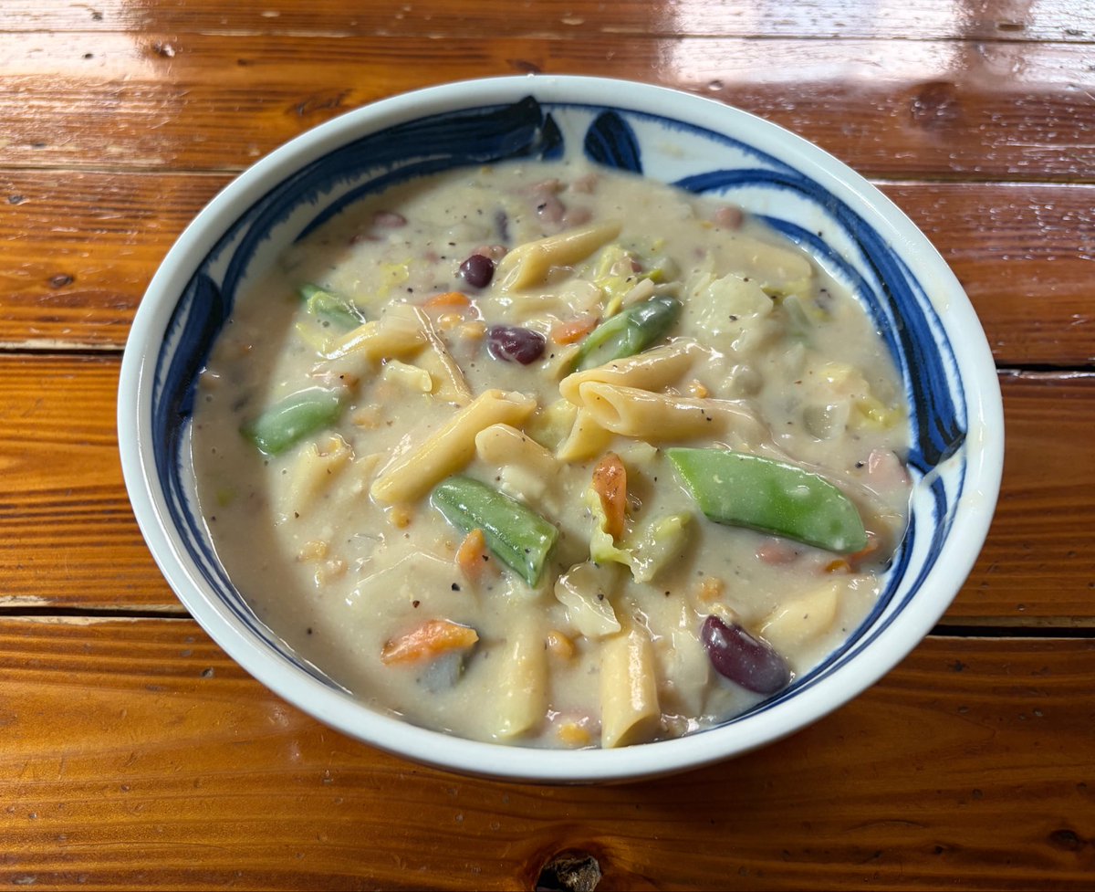 vegelovecat's tweet image. 昼飯は使い残しあれこれ入れて豆乳クリームスープペンネ ミックスビーンズ レンズ豆入り
朝飯はポリッジ コーヒー
 #vegan #ヴィーガン #保護犬を家族に #保護猫を家族に
気が重くなる話ばかりだね
殺傷武器の輸出で儲け世界のどこかで紛争が続くのを望むような国になるのは嫌だ