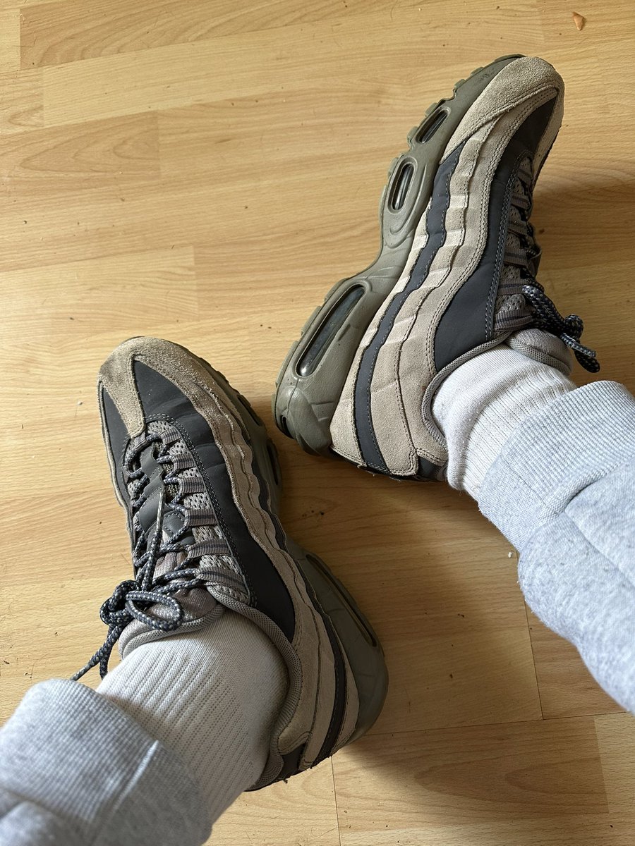 ScallyNike tweet media