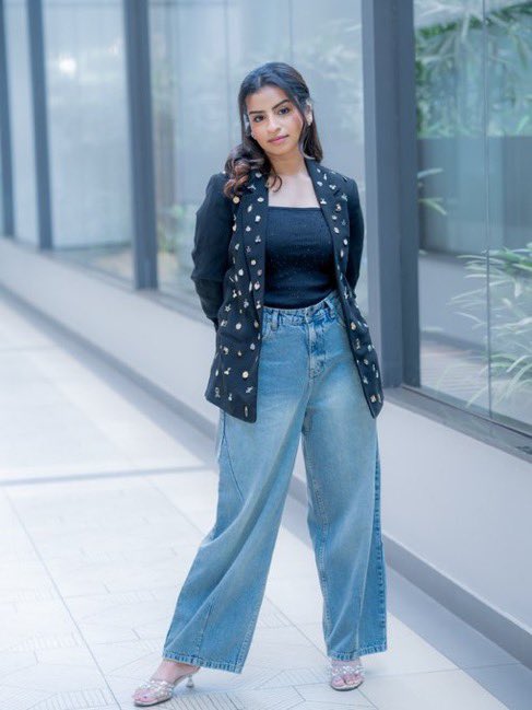 muthalbo's tweet image. Sivaangi Krishnakumar 

#Sivaangi #SivaangiKrishnakumar