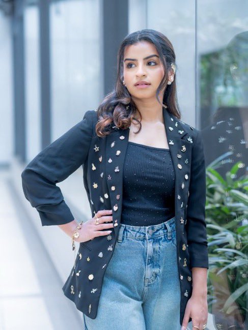 muthalbo's tweet image. Sivaangi Krishnakumar 

#Sivaangi #SivaangiKrishnakumar