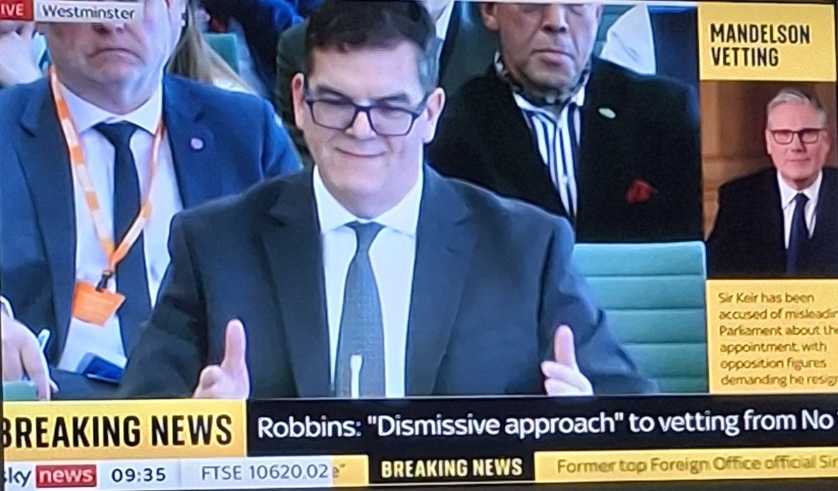 wisheart12's tweet image. Watching Olly Robbins grilling &amp;amp; right-wing media+press &amp;amp; BBC, incl. #PoliticsLive &amp;amp; @bbclaurak pile-on of Keir Starmer am reminded of Boris Johnson when told by the Liaison Committee "you're having a lapse of memory again" asked about giving Evgeny Lebedev a life peerage! 🧐⬇️