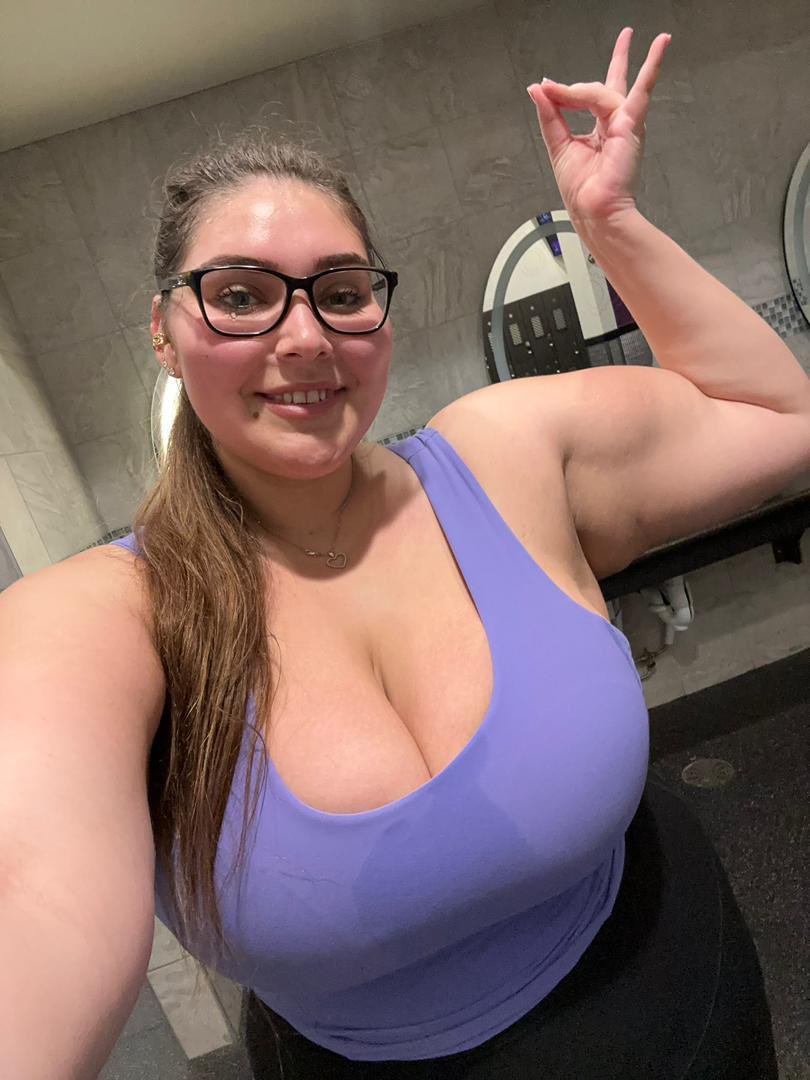 luciakend's tweet photo. Yummy 💦🥵 https://t.co/lpkAb6iFij