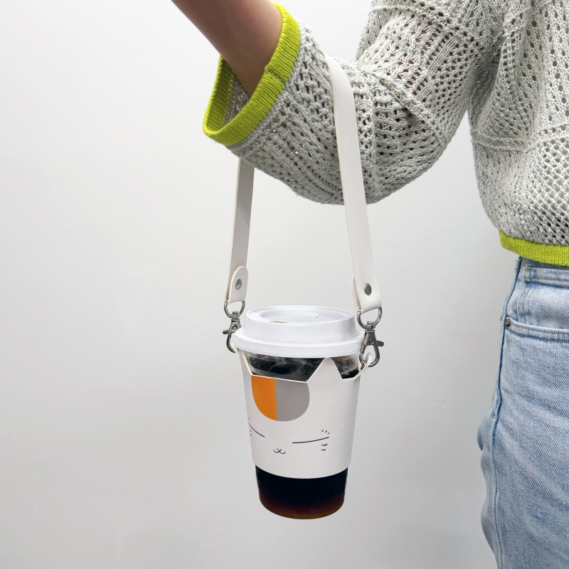 公式オンラインストアにて予約開始！

夏目友人帳 ドリンクホルダー

ニャンコ先生フェイスデザイン✨

natsume-animestore.jp/products/AENY-…

#夏目友人帳