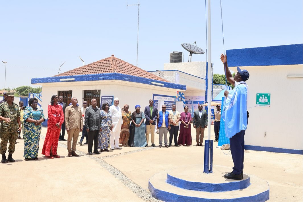 Lamboni_Joseph's tweet image. Se rapprocher des #populations, c’est l’objectif du bureau conjoint des Nations Unies inauguré à #Dapaong. Dans la région des #Savanes, cette présence vient renforcer la paix, le dialogue et les actions de développement au plus près des réalités locales.
#Togo #Paix