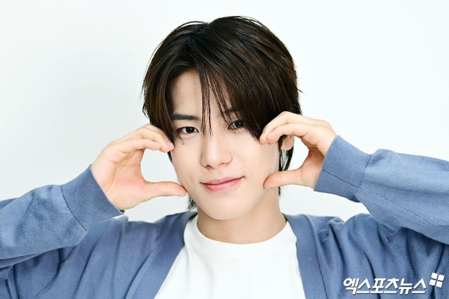 –XPORTSNEW INTERVIEW– 

🔗 naver.me/5GcDKtpB

Ma Jingxiang said, “I'm grateful to all the members, but if I had to mention one person, there's something I'm especially thankful to Seungho for.”
He continued, “It was my first time living together in a large group like this,