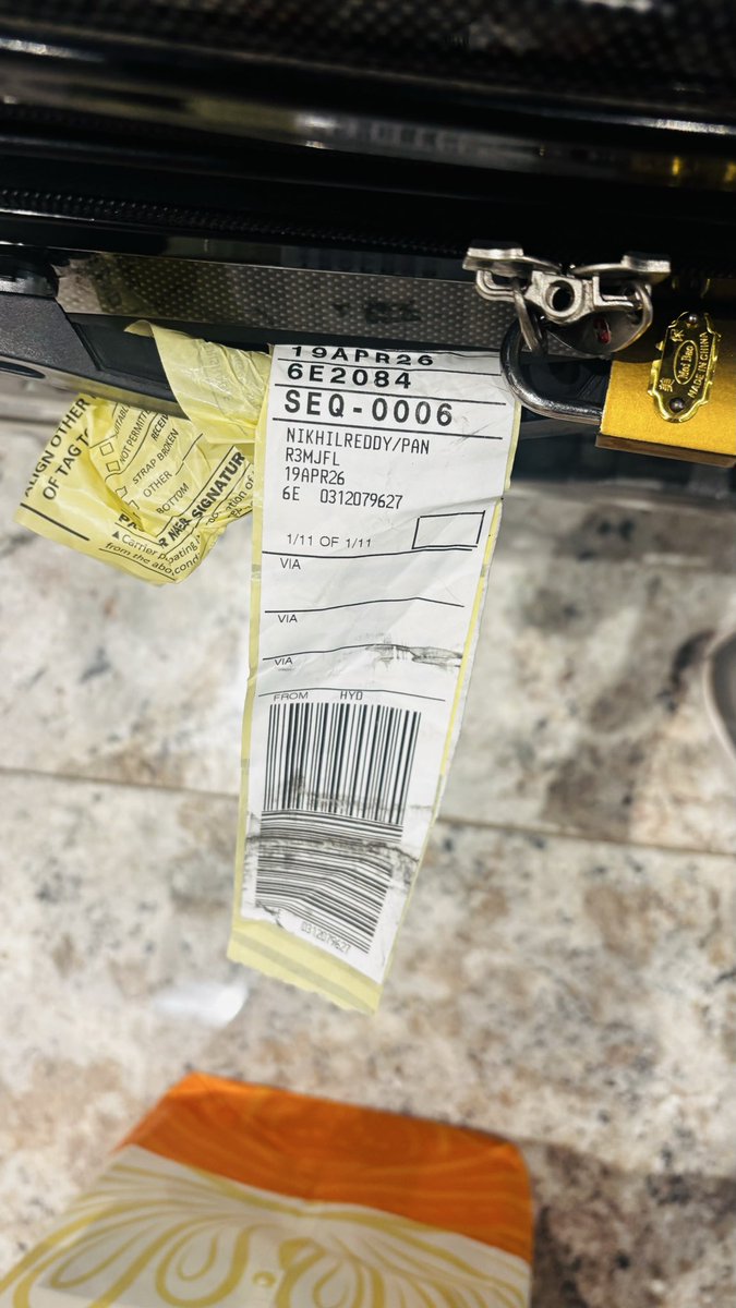 Nikku3435's tweet image. Attaching the images for the reference of the damage made @IndiGo6E @Indigoairline_ #indigo #indigoservice #airline